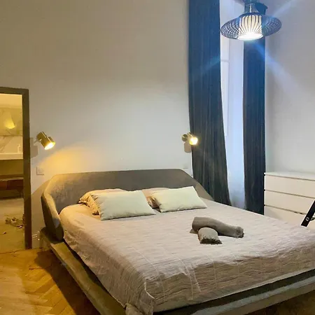 130 M2 à Proximité Et Cathédrale Ajaccio (Corsica)