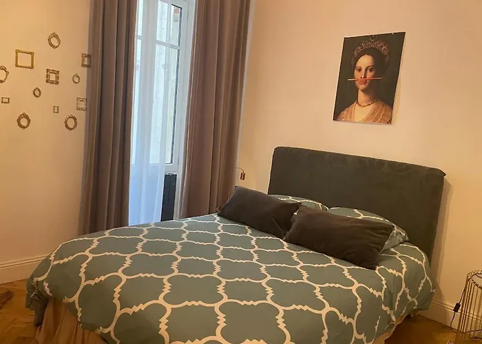 130 M2 à Proximité Et Cathédrale * Ajaccio (Corsica)