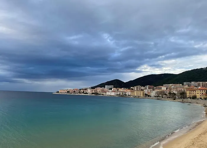 Appartement 130 M2 à Proximité Et Cathédrale Ajaccio (Corsica)