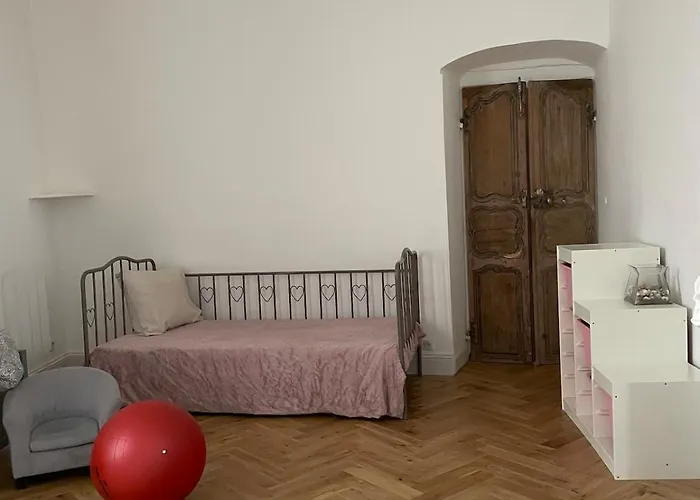 130 M2 à Proximité Et Cathédrale * Ajaccio (Corsica)