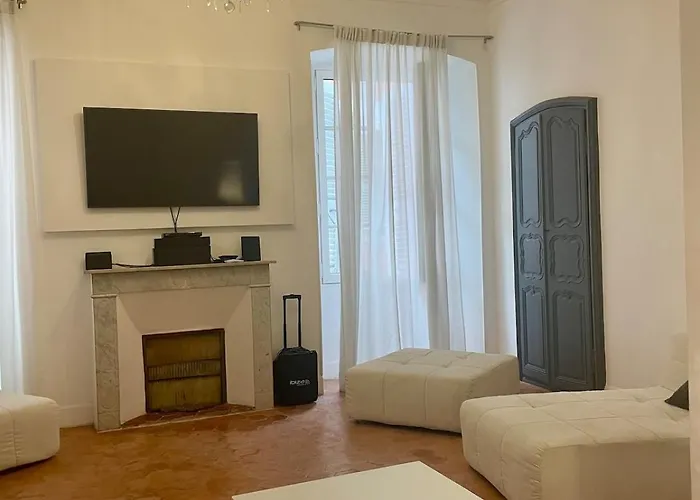 Appartement 130 M2 à Proximité Et Cathédrale *